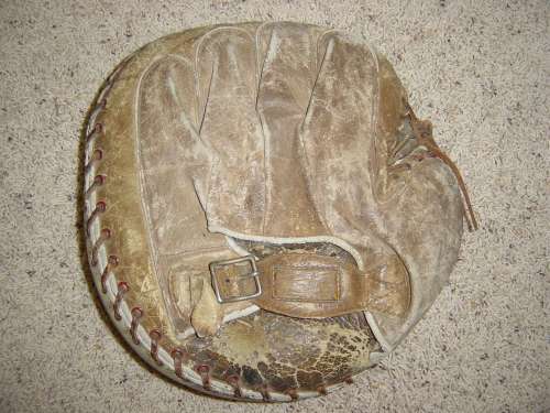 Diamond SM400 White Catchers Mitt Back
